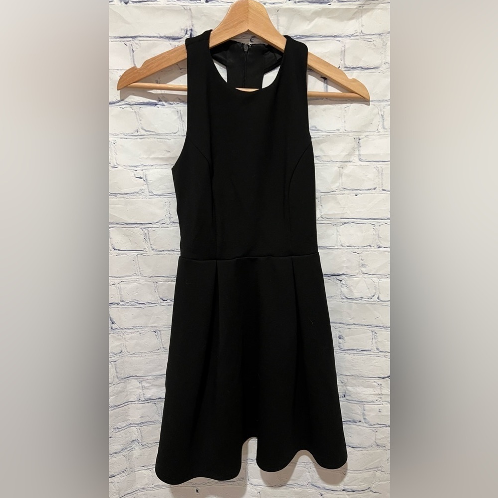 Black dress from Lulus- like new - XS